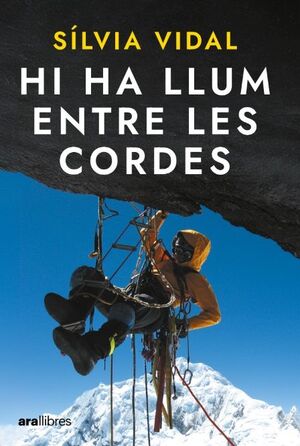 HI HA LLUM ENTRE LES CORDES *